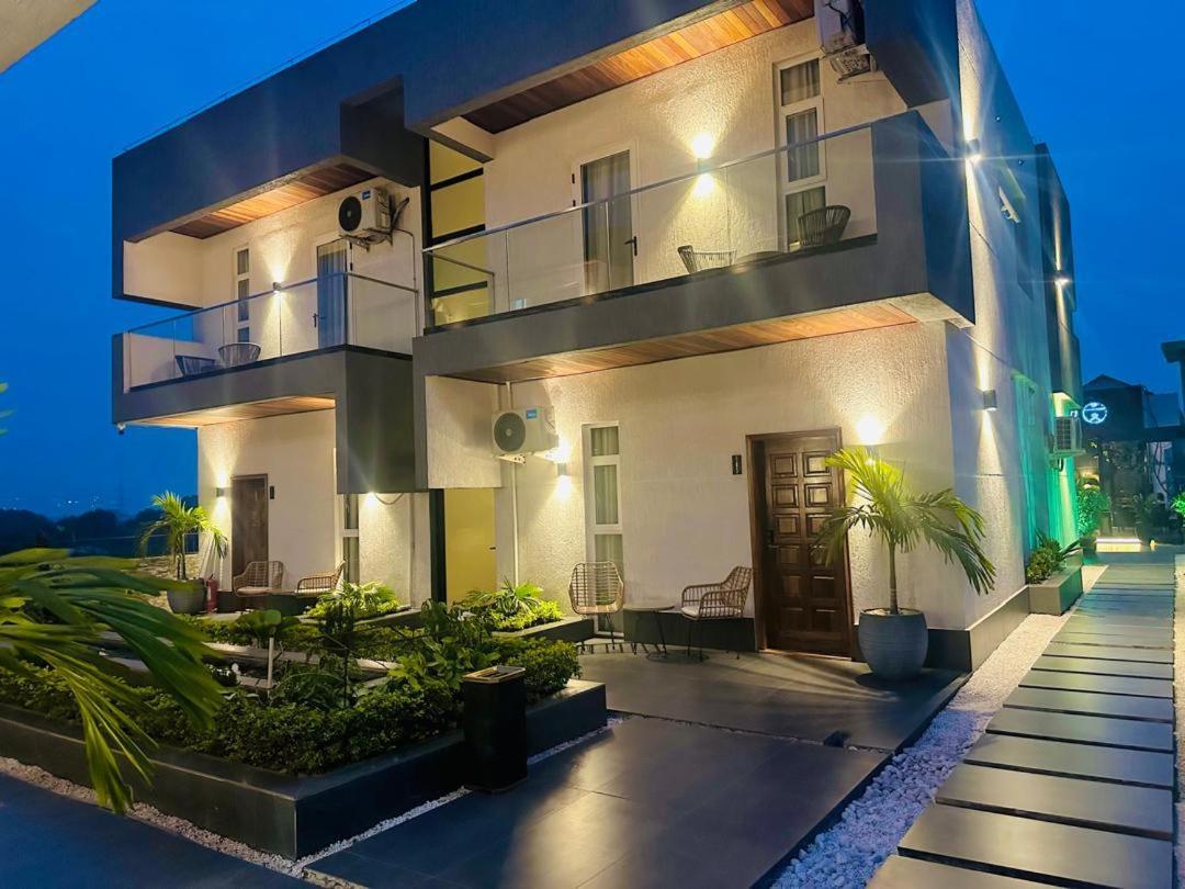 H&H Hotel Kinshasa Bagian luar foto