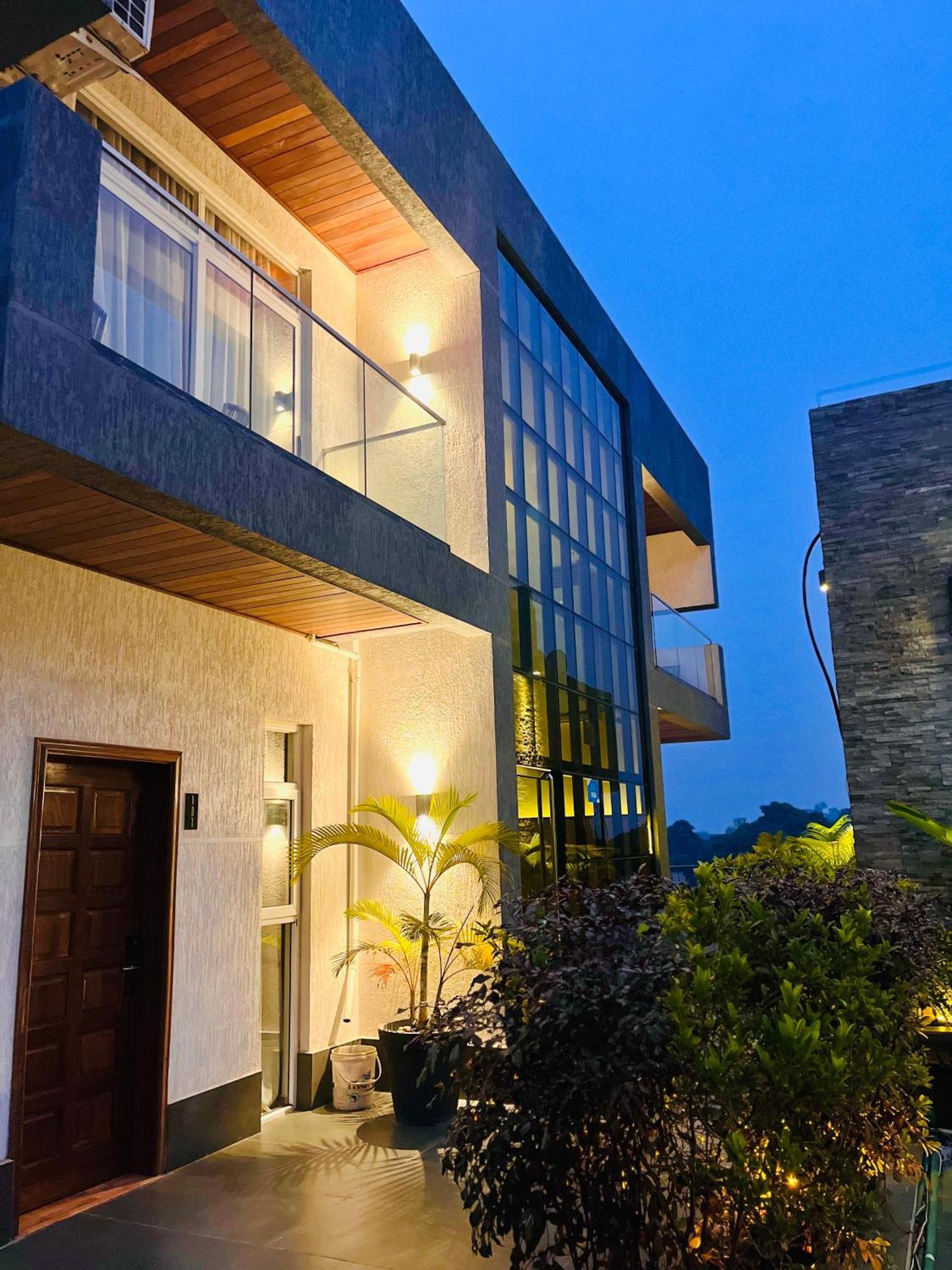 H&H Hotel Kinshasa Bagian luar foto