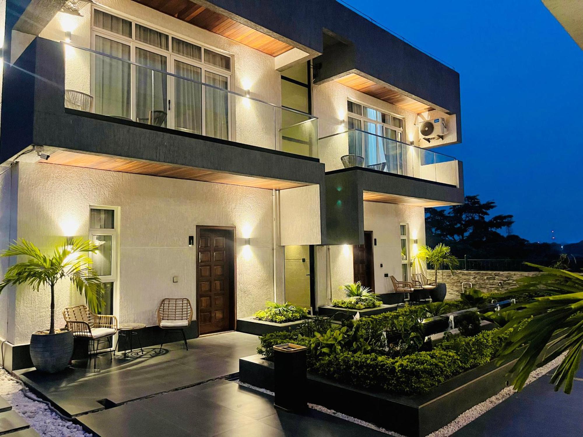H&H Hotel Kinshasa Bagian luar foto