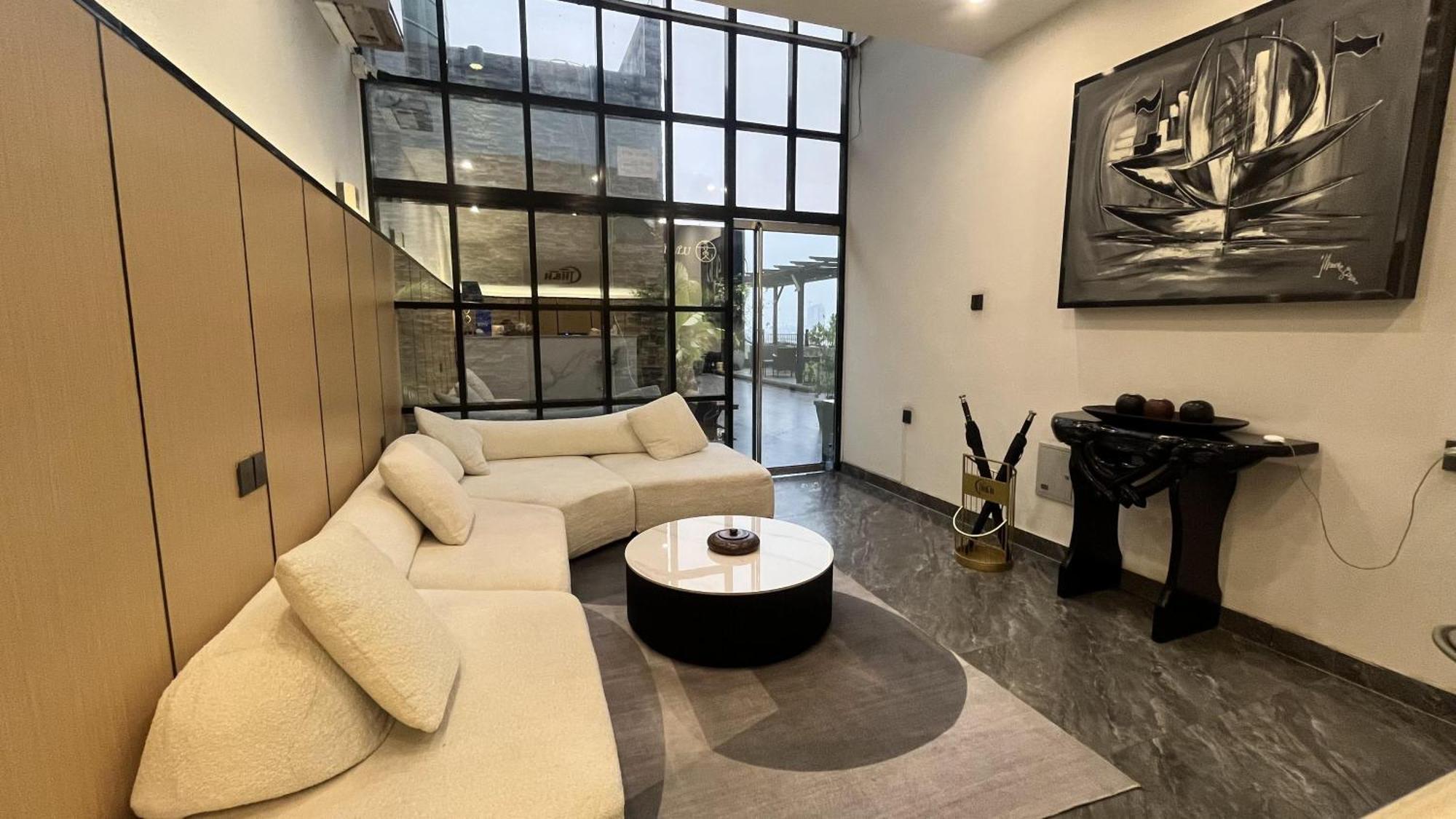 H&H Hotel Kinshasa Bagian luar foto