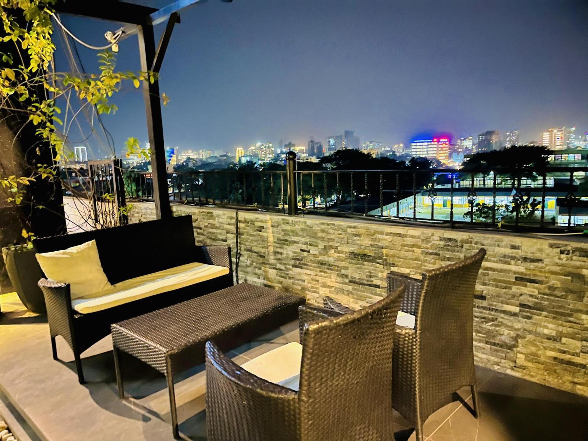 H&H Hotel Kinshasa Bagian luar foto