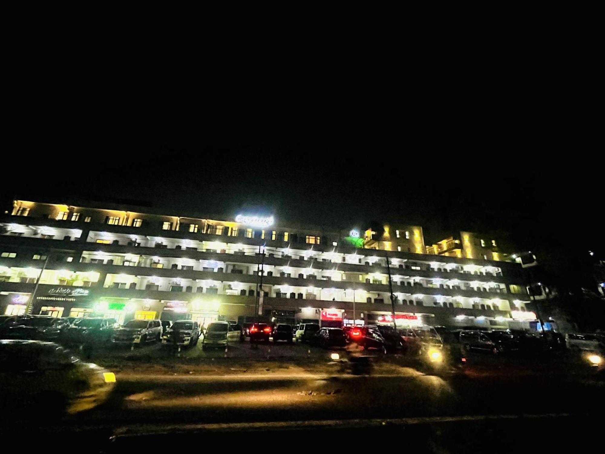 H&H Hotel Kinshasa Bagian luar foto