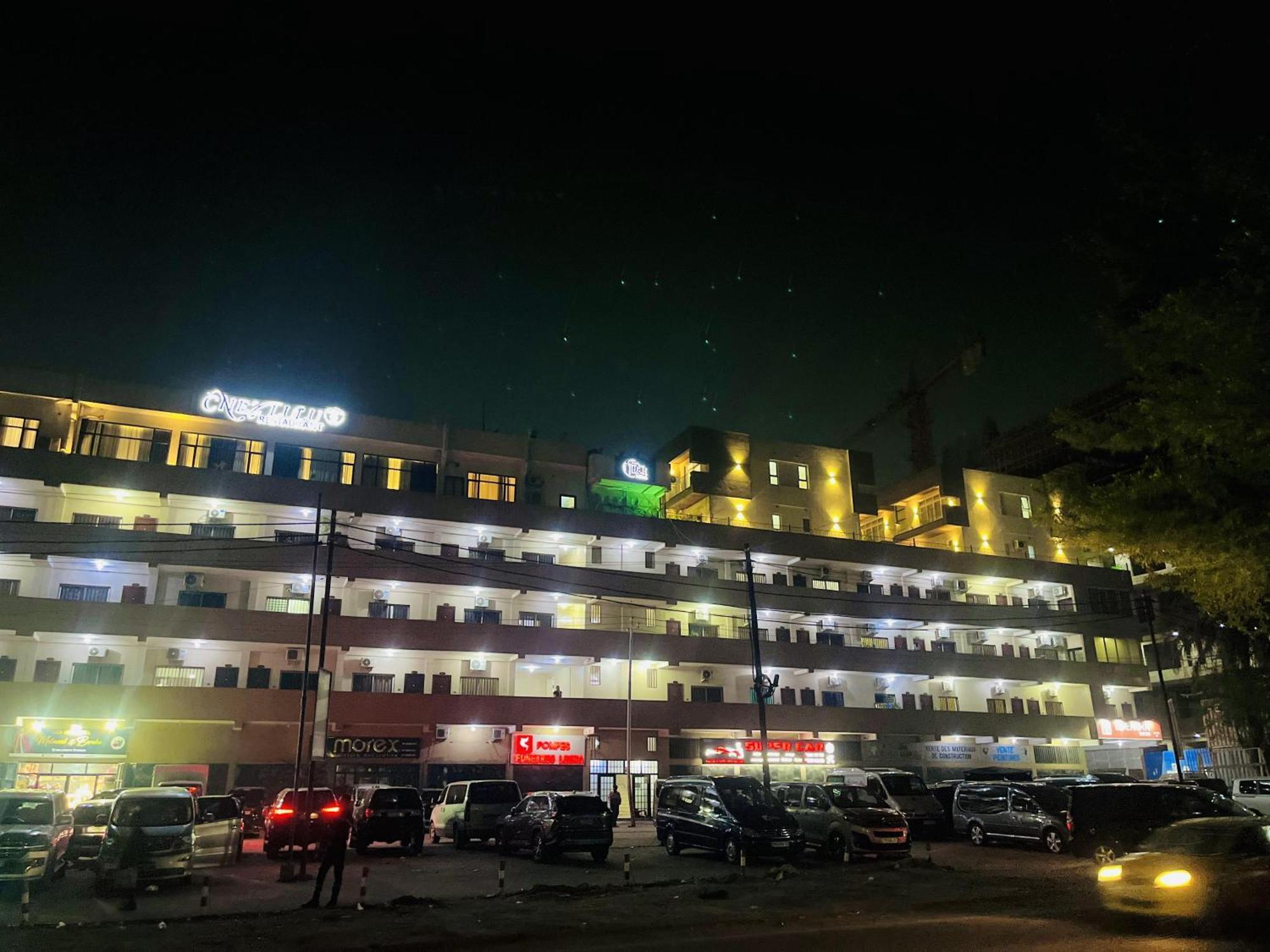 H&H Hotel Kinshasa Bagian luar foto