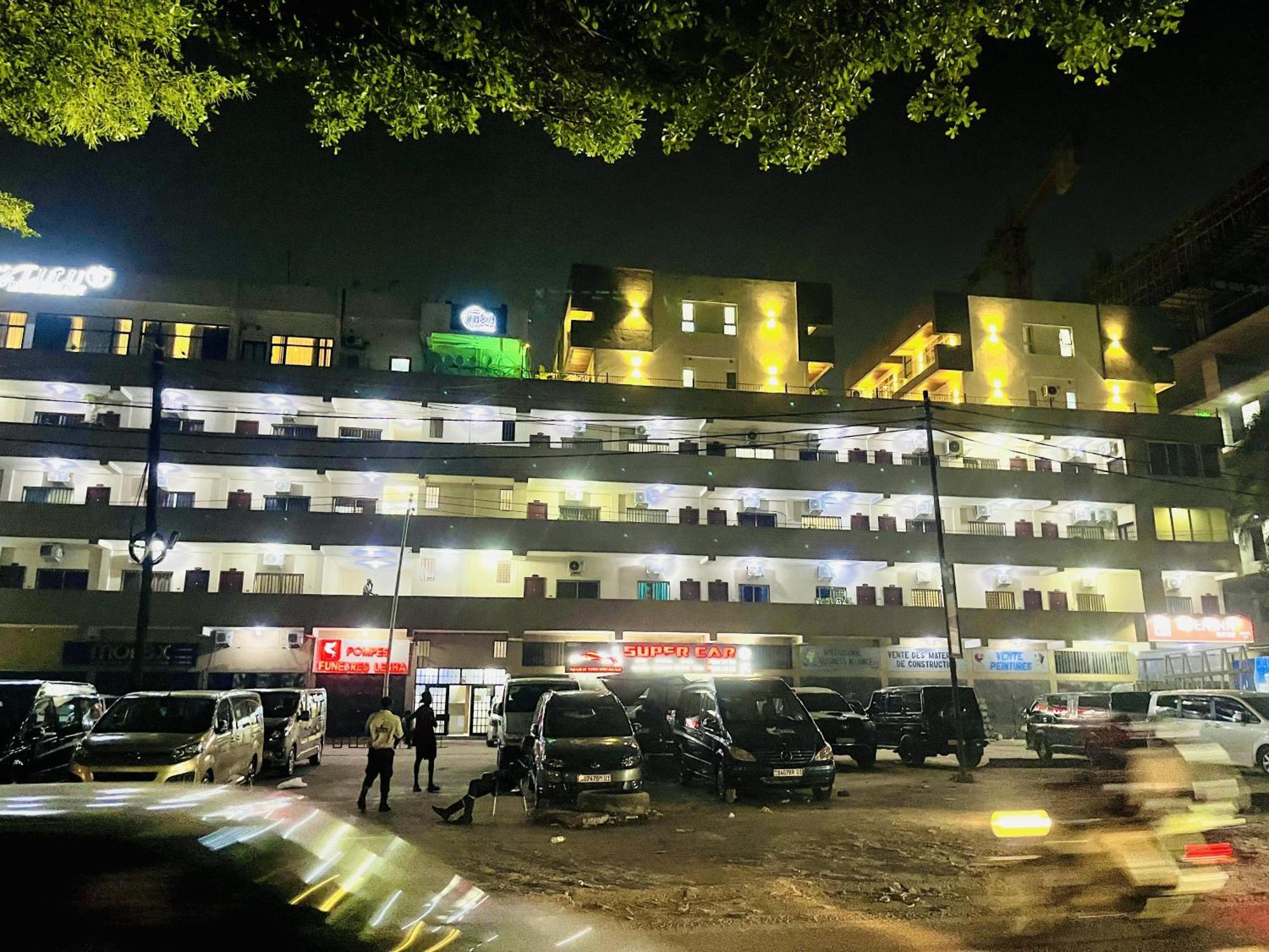 H&H Hotel Kinshasa Bagian luar foto